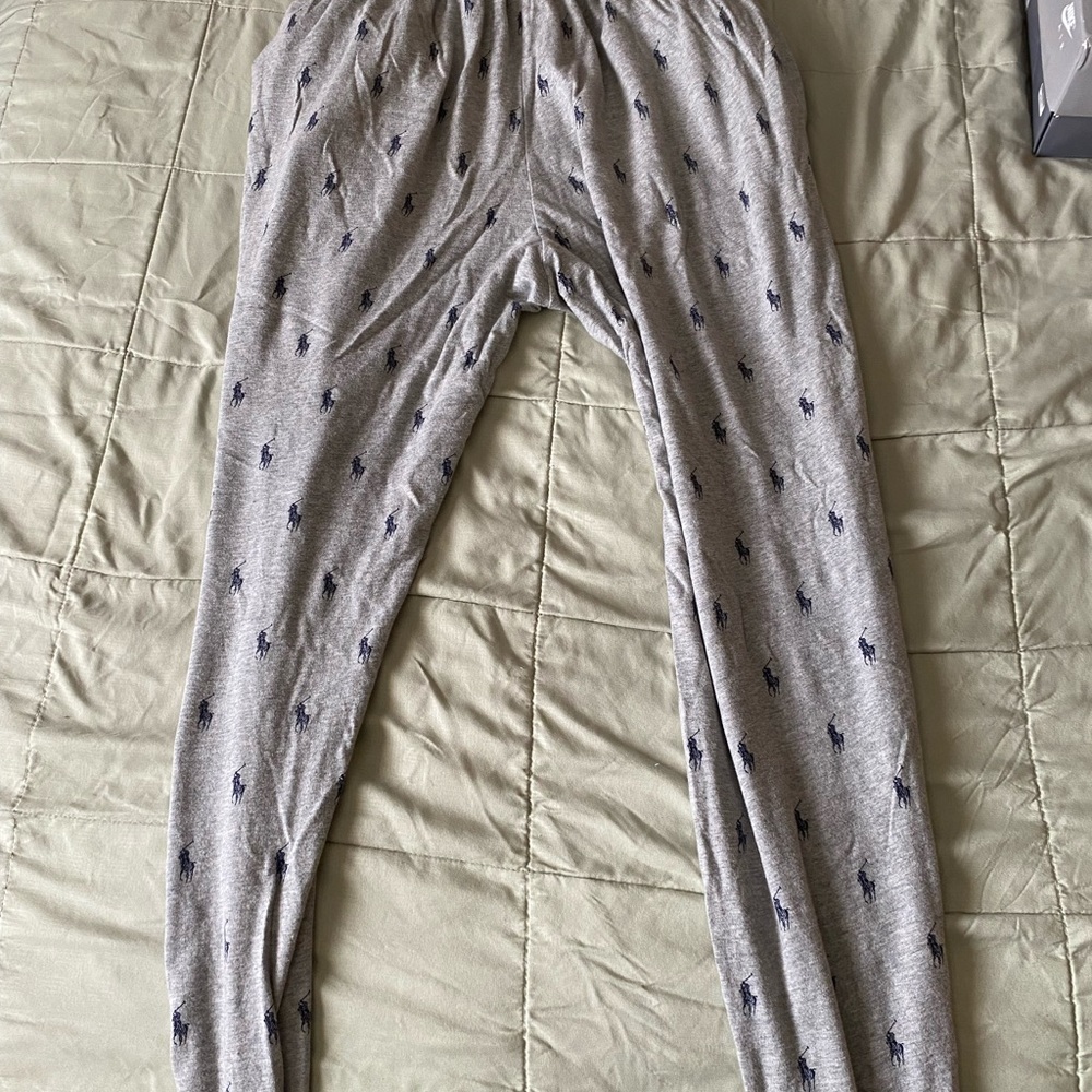 Size small - Picture 2 of 2